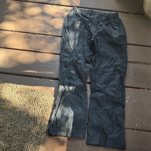 Columbia Men's Dark Gray Cargo Pants - Picture 1 of 1